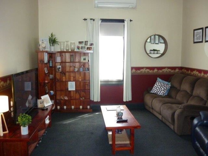 8 Wood Street, Warracknabeal VIC 3393