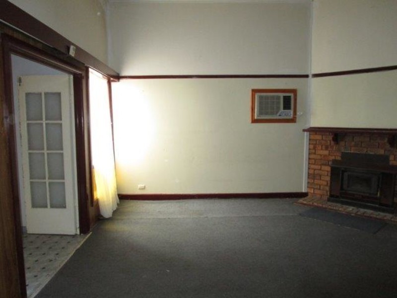6 Kelsall Street, Warracknabeal VIC 3393