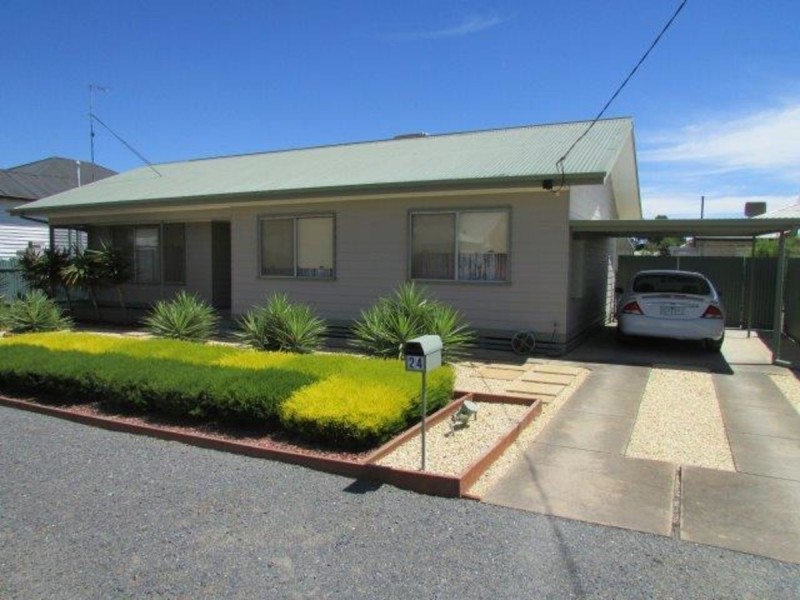 24 Shank Street, Warracknabeal VIC 3393