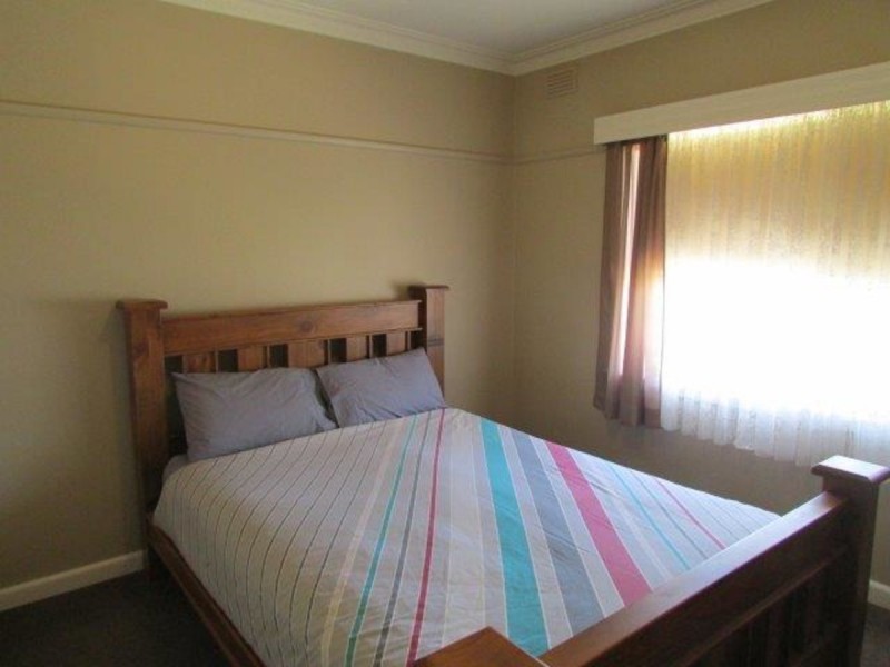 24 Shank Street, Warracknabeal VIC 3393