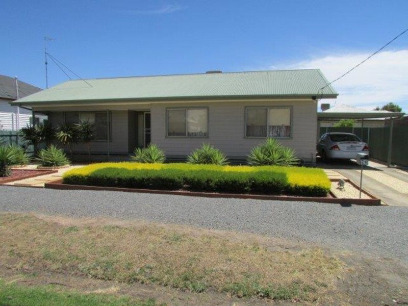 24 Shank Street, Warracknabeal VIC 3393