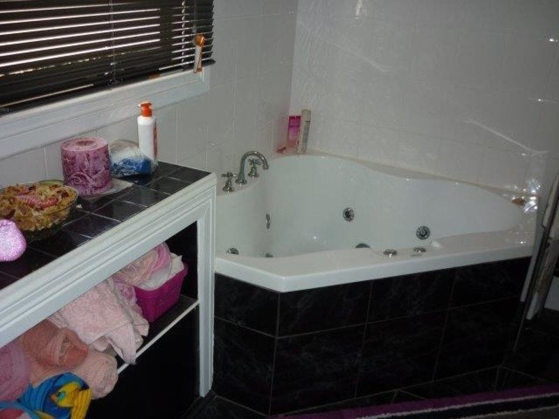 38 Gardiner Street, Warracknabeal VIC 3393