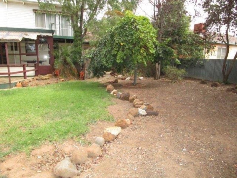 33 McCracken Avenue, Donald VIC 3480