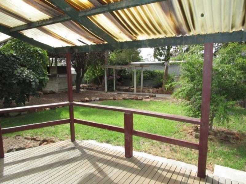 33 McCracken Avenue, Donald VIC 3480