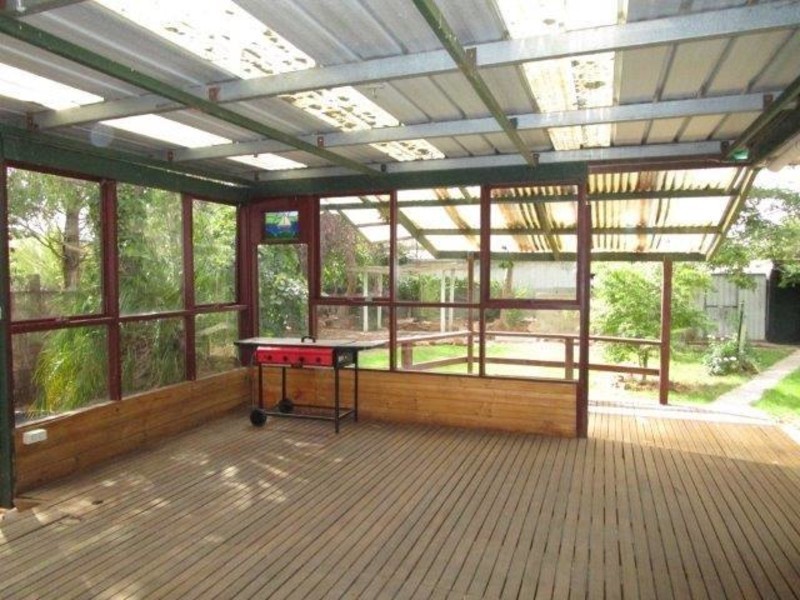 33 McCracken Avenue, Donald VIC 3480