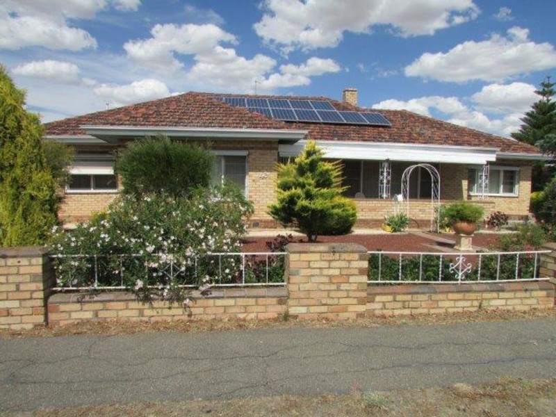 43 Devereux Street, Warracknabeal VIC 3393