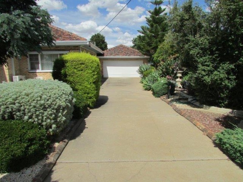 43 Devereux Street, Warracknabeal VIC 3393