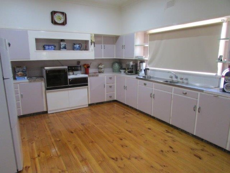 43 Devereux Street, Warracknabeal VIC 3393