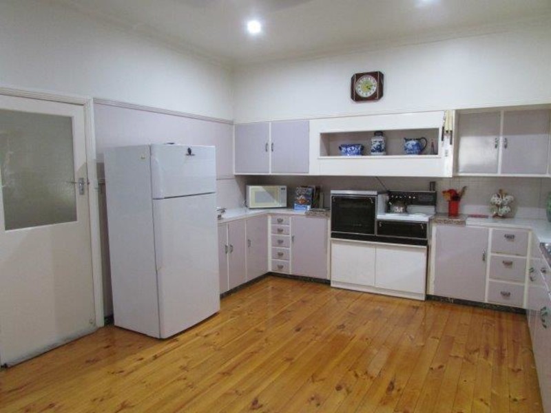 43 Devereux Street, Warracknabeal VIC 3393