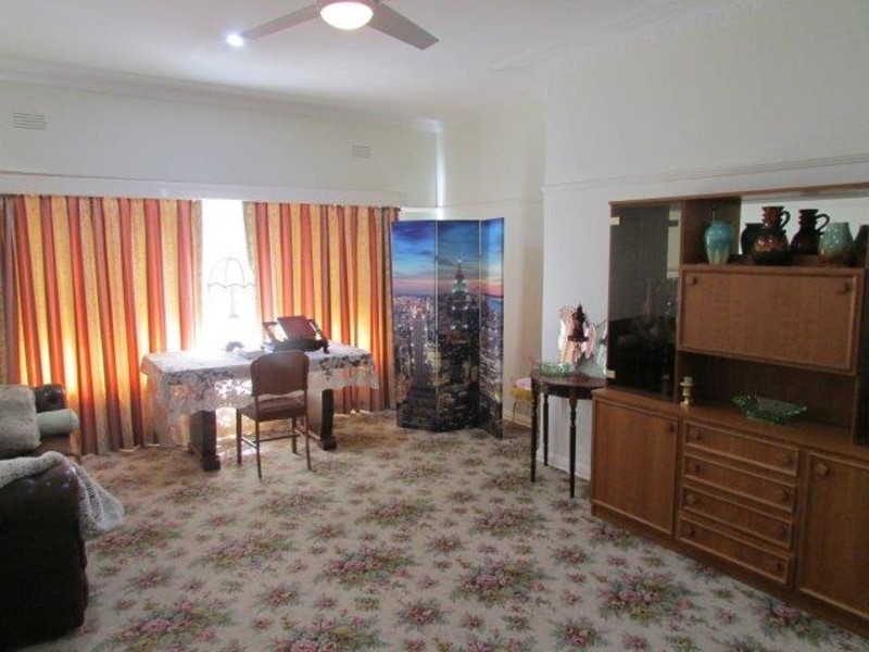 43 Devereux Street, Warracknabeal VIC 3393