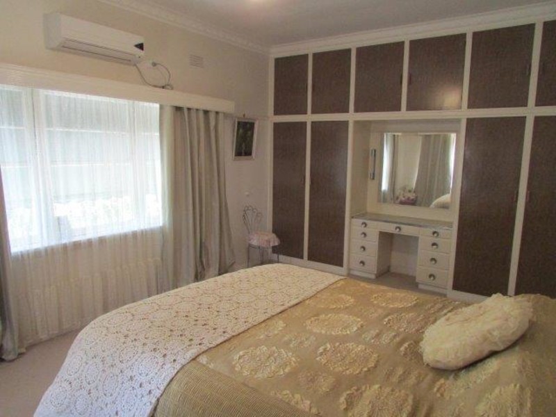 43 Devereux Street, Warracknabeal VIC 3393