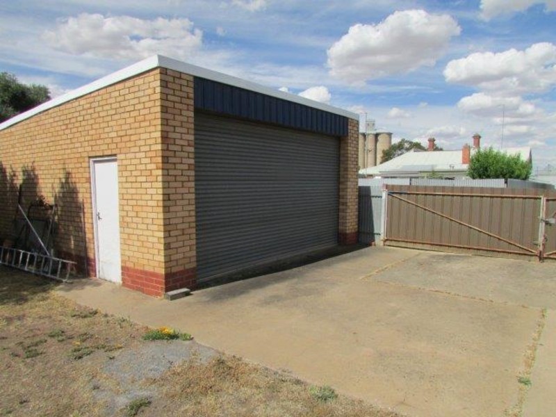 43 Devereux Street, Warracknabeal VIC 3393