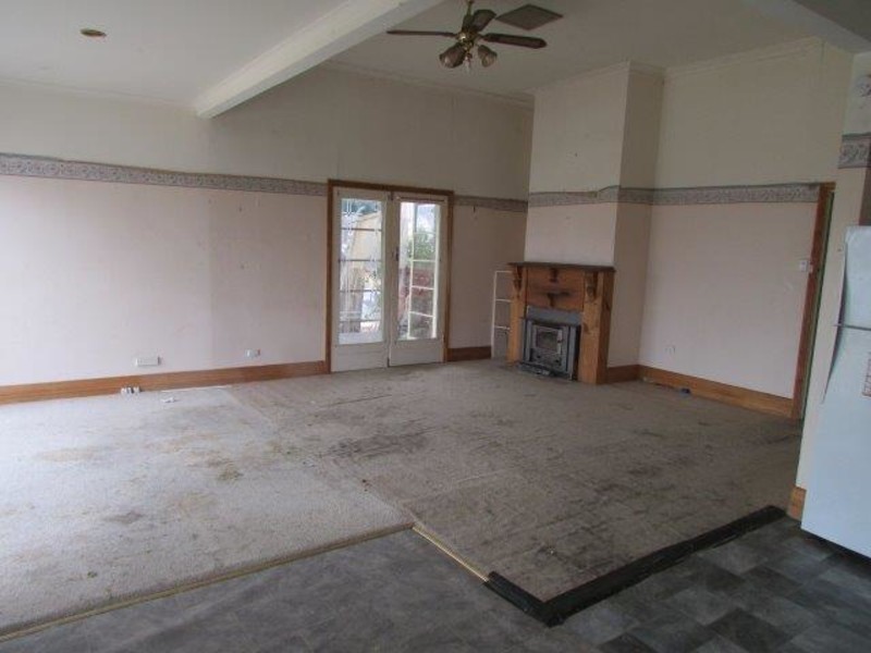 30 McCulloch Streeet, Donald VIC 3480