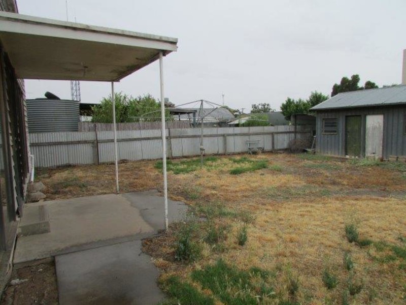 30 McCulloch Streeet, Donald VIC 3480