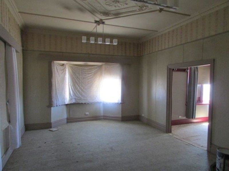 81 Jamouneau Street, Warracknabeal VIC 3393