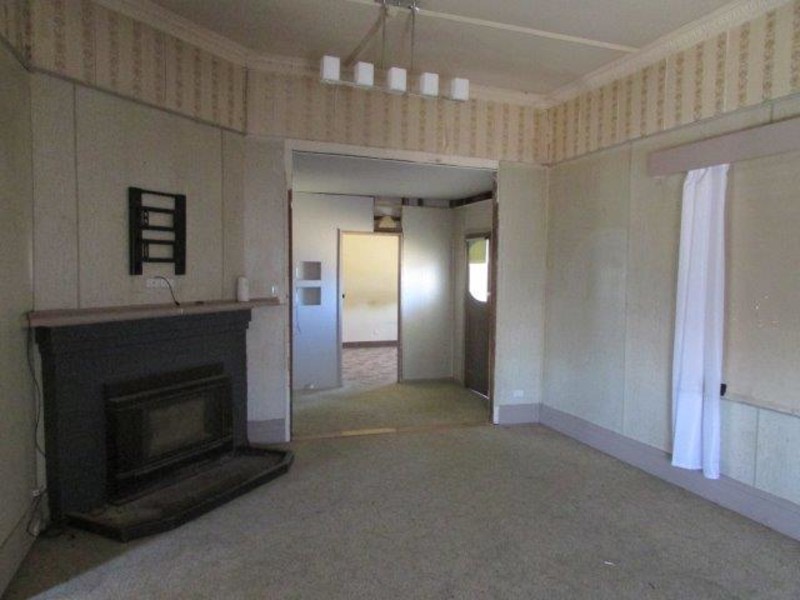 81 Jamouneau Street, Warracknabeal VIC 3393