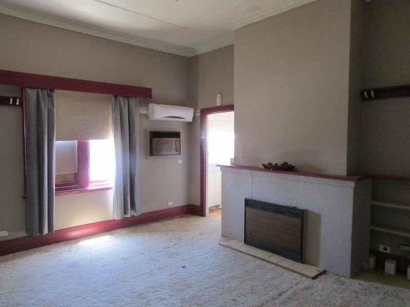 81 Jamouneau Street, Warracknabeal VIC 3393