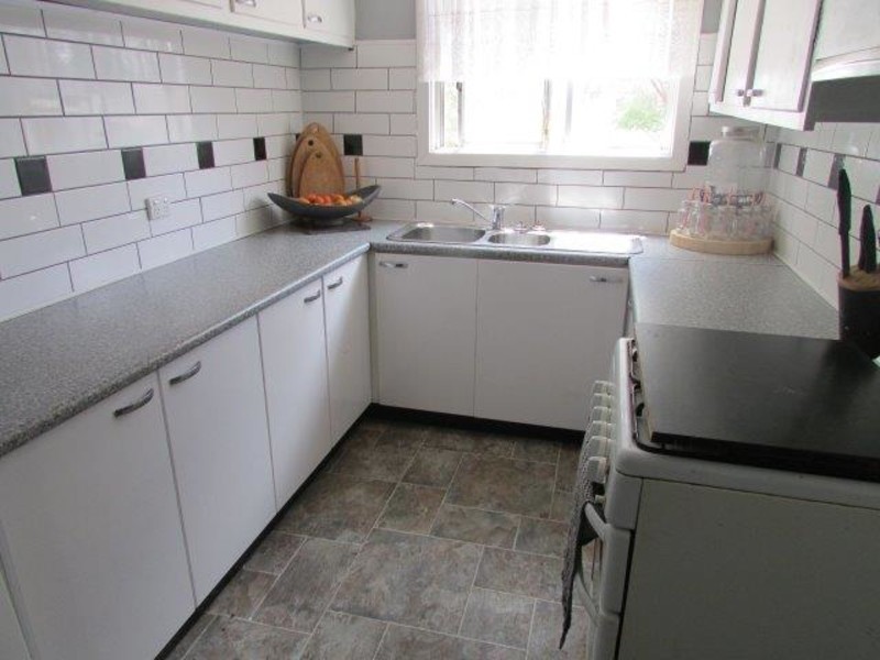 29 Molyneaux Street, Warracknabeal VIC 3393