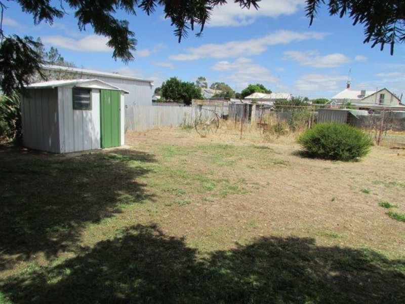 22 Hewitt Street, Warracknabeal VIC 3393