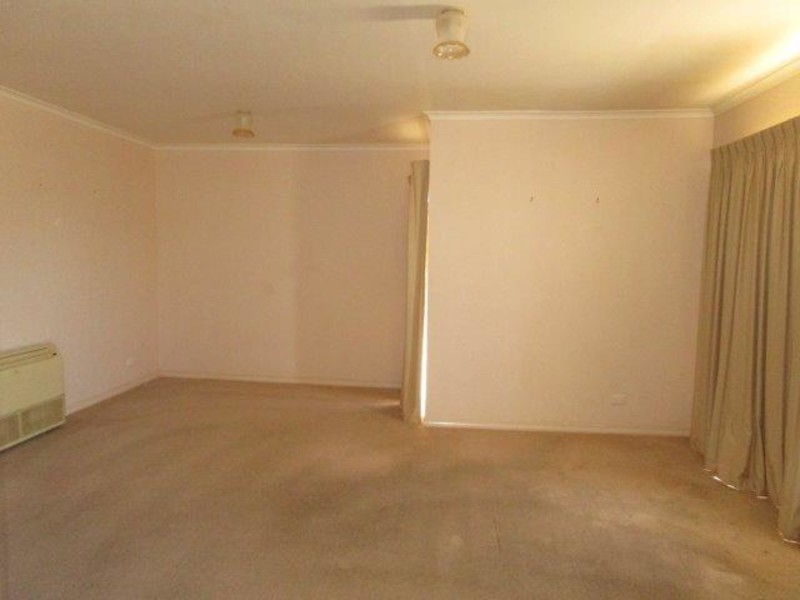 2/122 Wood Street, Donald VIC 3480