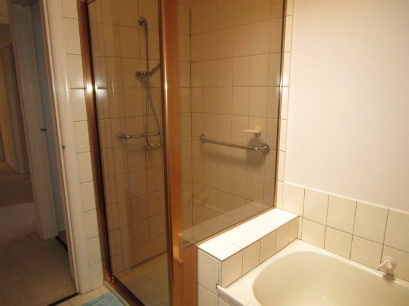 2/122 Wood Street, Donald VIC 3480