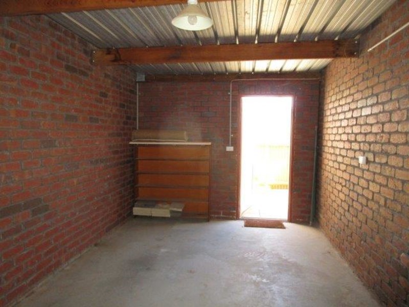 2/122 Wood Street, Donald VIC 3480