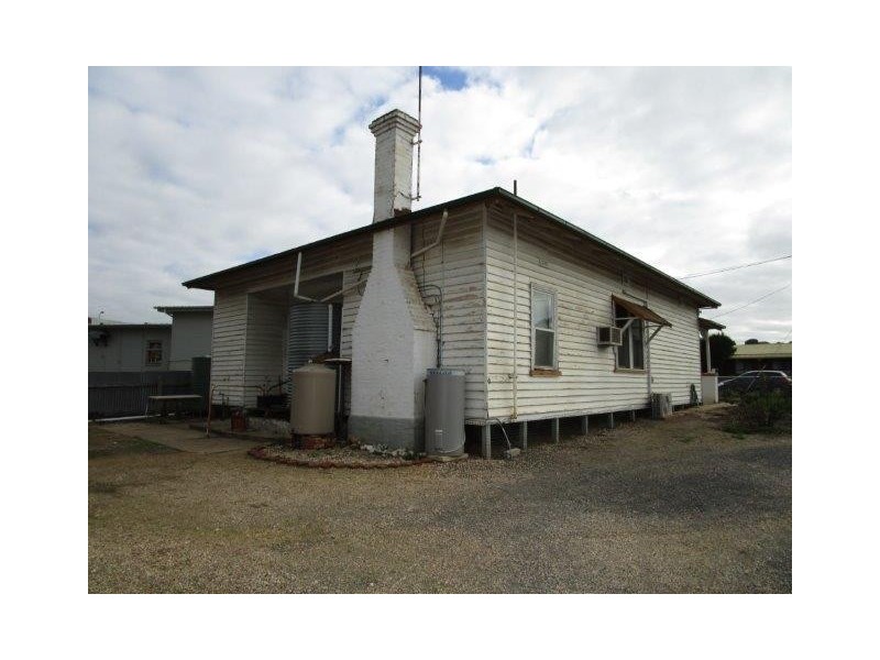 2 Inglewood Road, St Arnaud VIC 3478