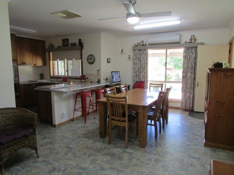 22 Asquith Reserve, Warracknabeal VIC 3393