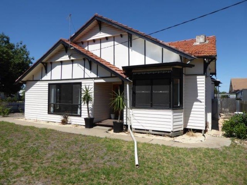 48 Walker Street, Donald VIC 3480