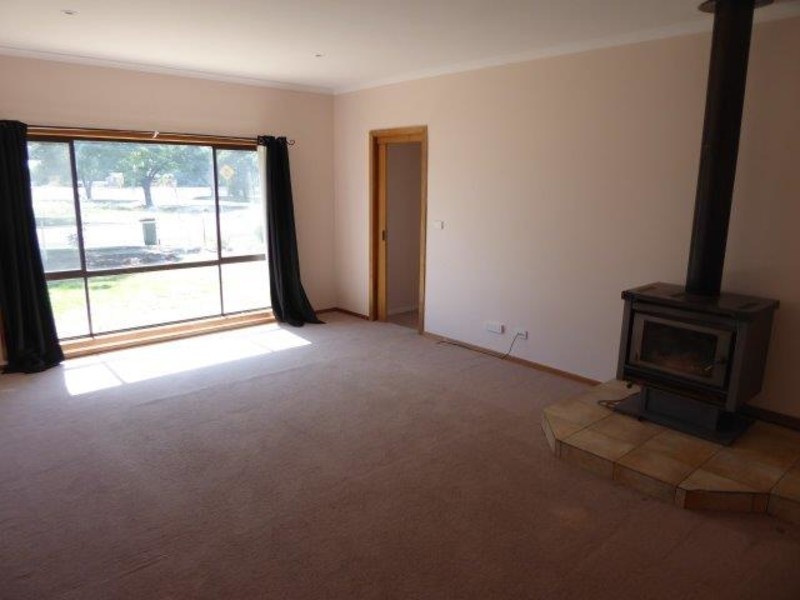 48 Walker Street, Donald VIC 3480