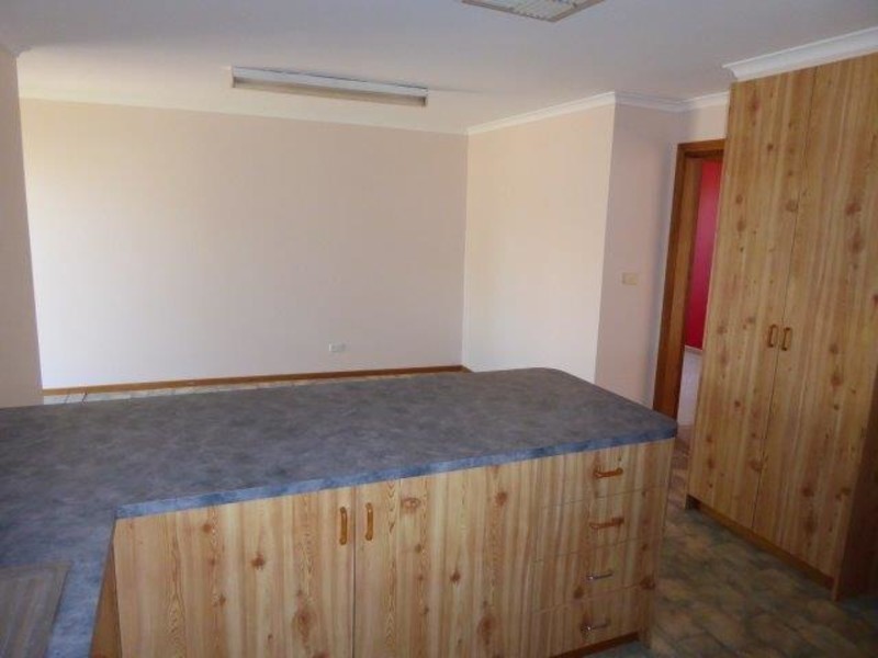 48 Walker Street, Donald VIC 3480