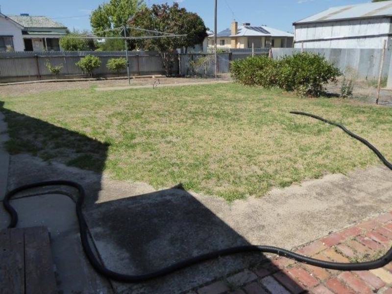 48 Walker Street, Donald VIC 3480