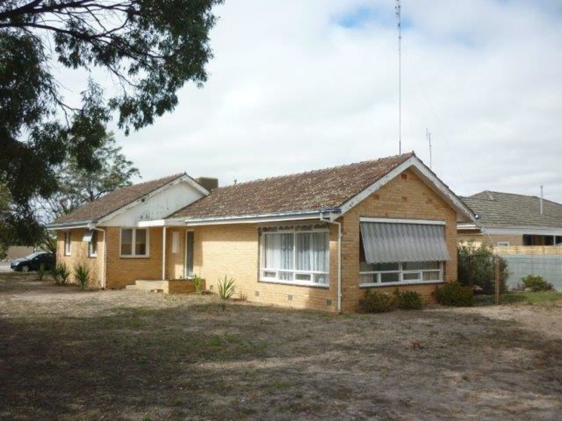 130 Anderson Street, Warracknabeal VIC 3393