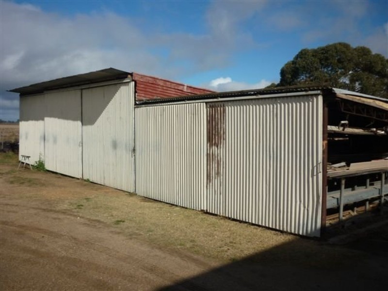 27 Dimboola Road, Warracknabeal VIC 3393
