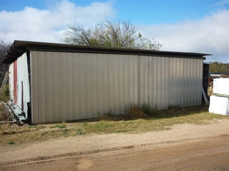 27 Dimboola Road, Warracknabeal VIC 3393