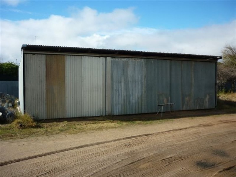 27 Dimboola Road, Warracknabeal VIC 3393