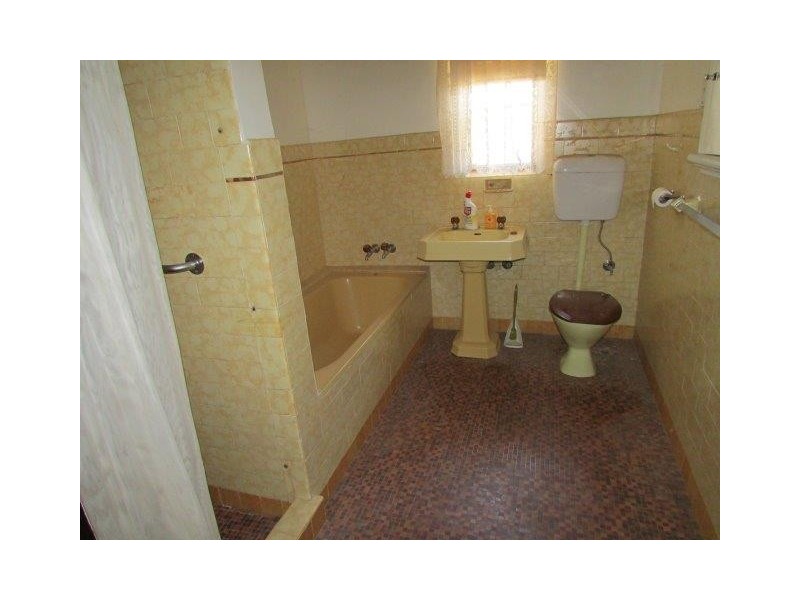 24 Houston Street, Donald VIC 3480