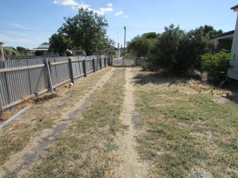 67 Devereux Street, Warracknabeal VIC 3393