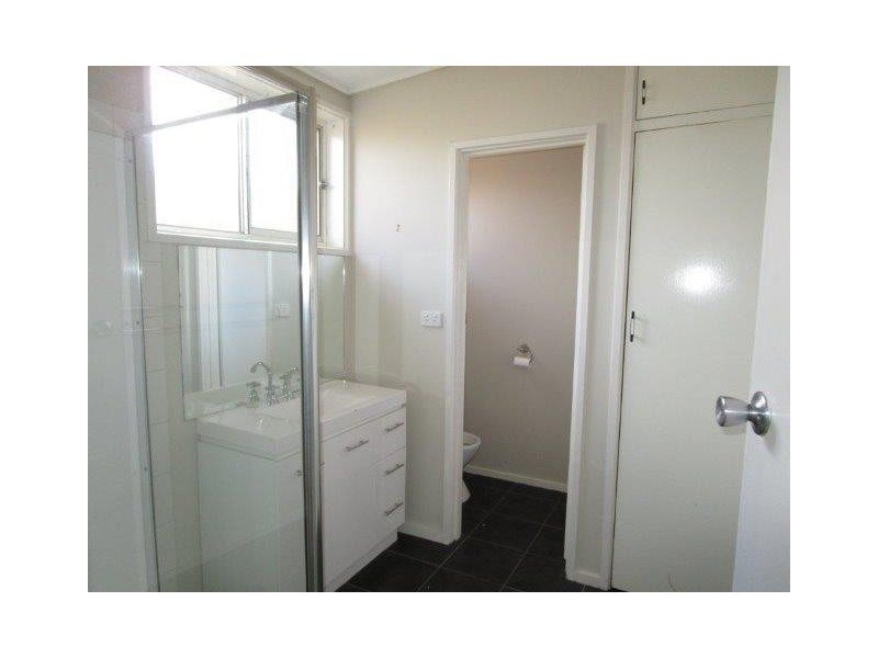 3/9 Camp Street, Donald VIC 3480