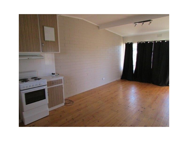 1-3/9 Camp Street, Donald VIC 3480