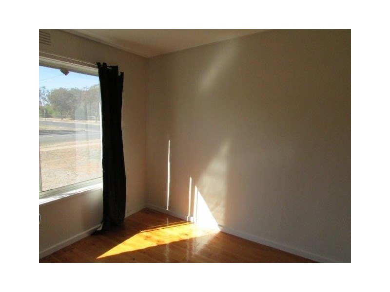 1-3/9 Camp Street, Donald VIC 3480