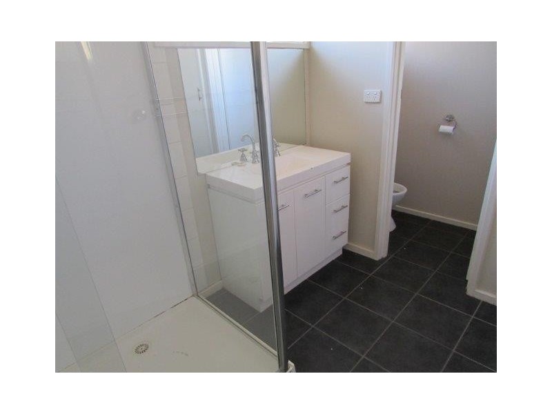 1-3/9 Camp Street, Donald VIC 3480