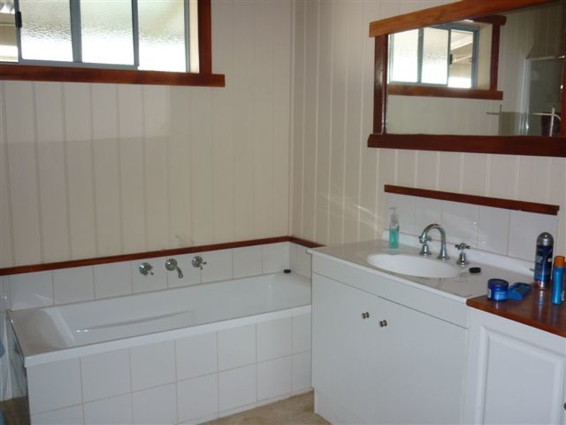 203 Woods Street, Donald VIC 3480