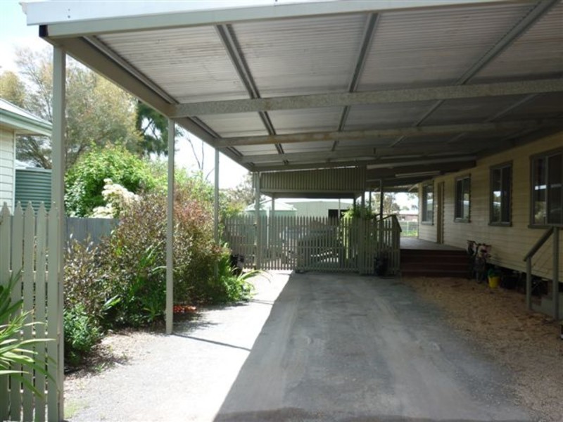 203 Woods Street, Donald VIC 3480