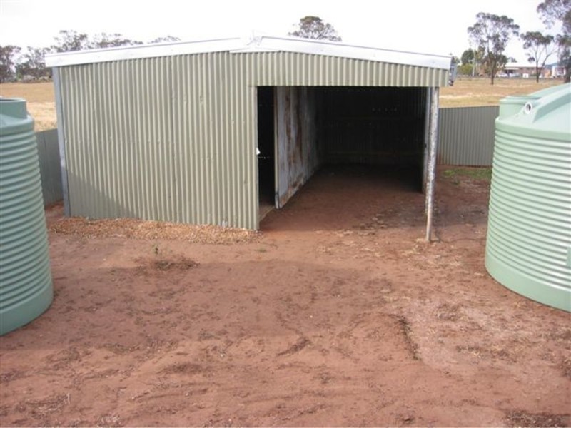 203 Woods Street, Donald VIC 3480