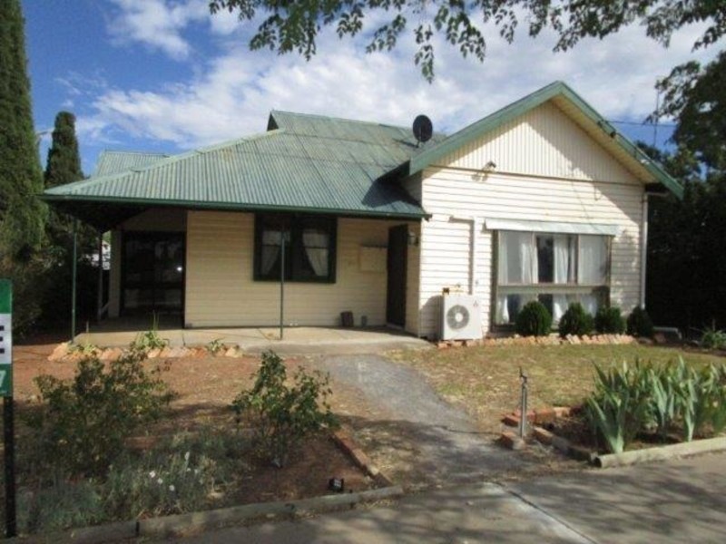 23 Napier Street, Donald VIC 3480