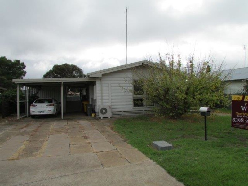 26 McLean Street, Warracknabeal VIC 3393