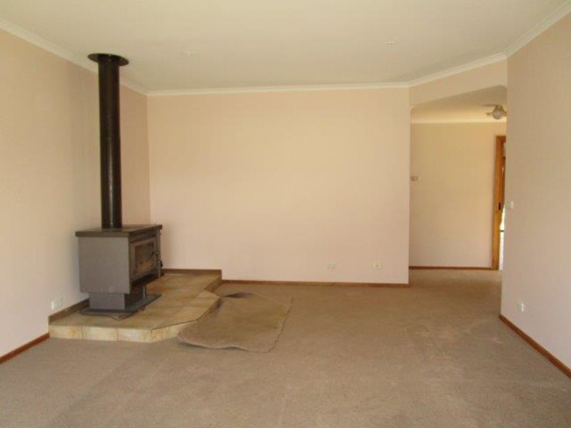 48 Walker Street, Donald VIC 3480