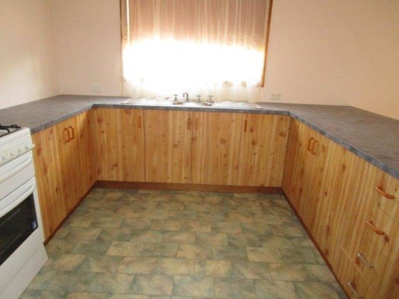 48 Walker Street, Donald VIC 3480