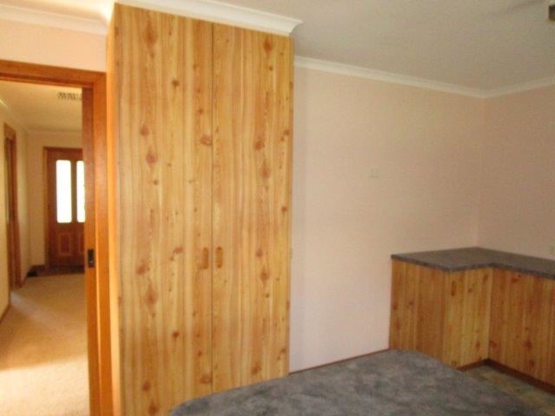 48 Walker Street, Donald VIC 3480